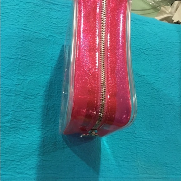 Travel Set NWT - Picture 2 of 4